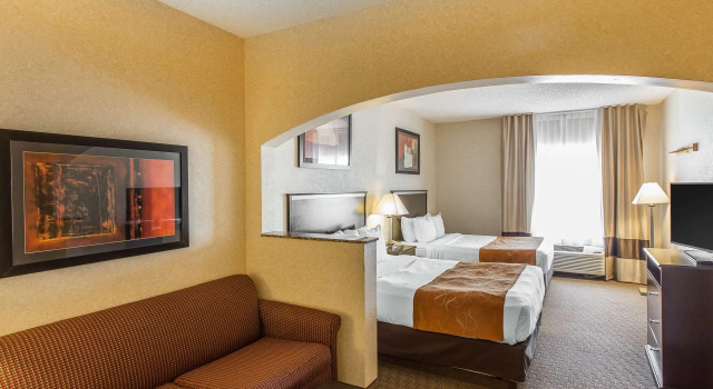 Четырёхместный люкс Comfort Suites Summit County