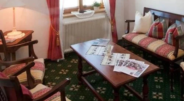 Pension Kreuzer, Rezerwuj Hotel Hotele w Salzburg z parkingiem, Parking
