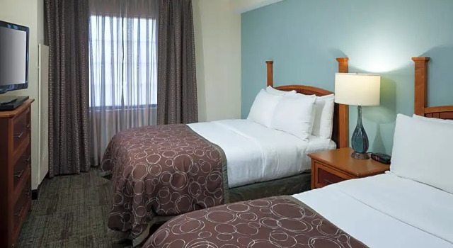 Четырёхместный номер Standard с 2 комнатами Staybridge Suites Jackson by IHG
