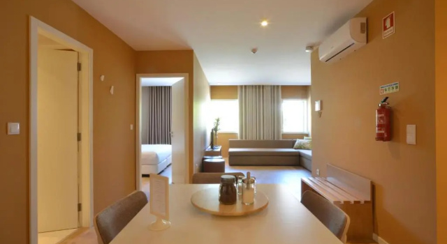 Полулюкс Hotel Spot Family Suites