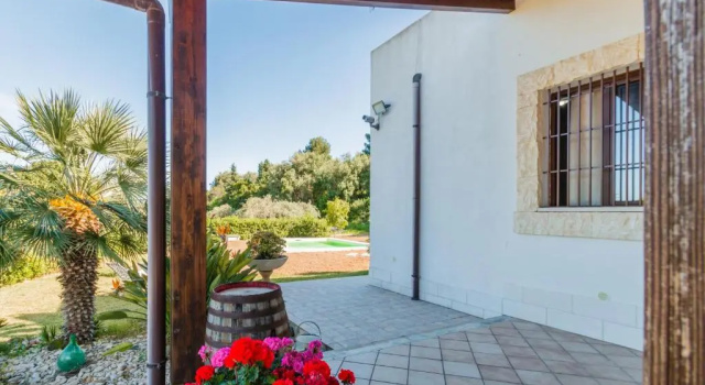 Strelitzia's house with pool, parking & wi-fi, Buchen Sie Hotel Hotels in Sizilien mit Parkplatz, Parkplätze