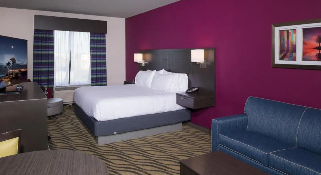 Люкс Holiday Inn Express Hutchison by IHG