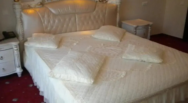 Hotel Cautis, Забронировать Отель Бизнес-отели Прахова, 4* 5*