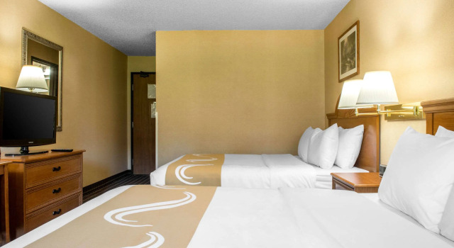 Четырёхместный номер Standard Quality Inn Meadville