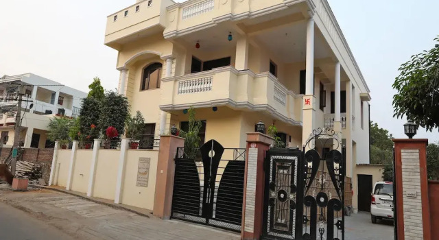 OYO 10122 Shanti Vilas Homestay, Rezerwuj Hotel Hotele w Rajasthan z parkingiem, Parking
