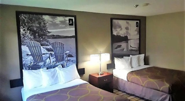 Четырёхместный номер Standard Jolly Roger Inn & Resort