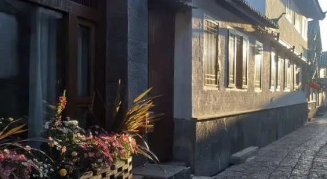 Yunxi Inn (Lijiang Ancient City Sifang Street Branch), Забронировать Отель Отели Лицзян 3 звезды, рядом с Улица Сквер-стрит Древнего города Даянь, 3*