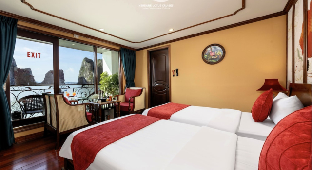 Двухместный номер Deluxe с балконом и с видом на залив Verdure Lotus Grandeur Cruise on Ha Long Bay