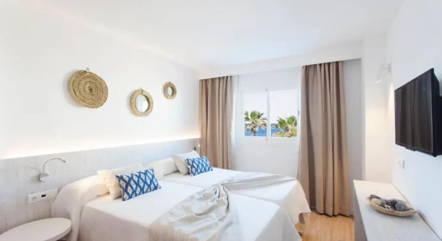 Апартаменты с частичным видом на море Apartamentos Ses Roquetes