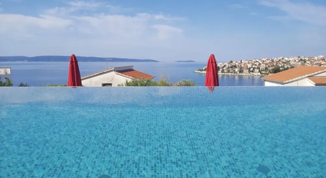 Апартаменты Heated Swimming Pool, Family Apartment With Panoramic sea View a1