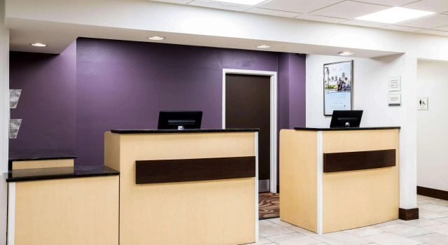 La Quinta Inn Davenport, Rezerwuj Hotel Davenport 