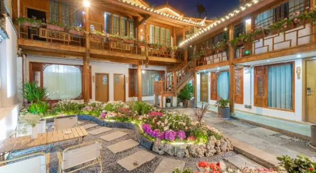 Ananas Valas Mulanjing • Garden Lishe Space Rizhao Jinshan Homestay (Lijiang Ancient City Branch), Забронировать Отель Отели Лицзян 3 звезды, рядом с Улица Сквер-стрит Древнего города Даянь, 3*