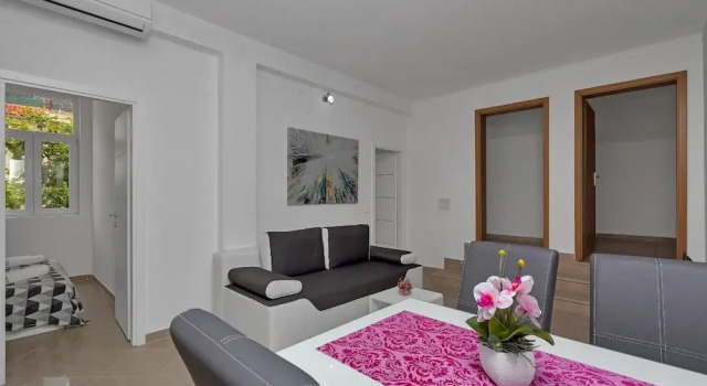 Petar - 200 m From Beach - A1