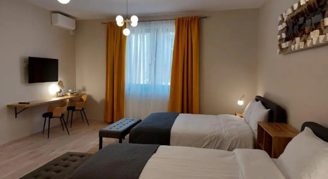 Полулюкс Mandarin Premium Apartments