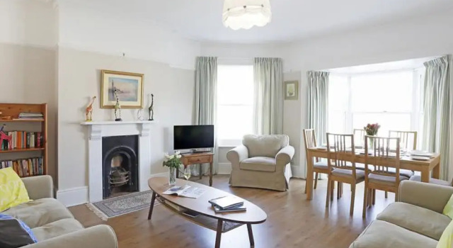 Bright Apartment in Center of Southwold near Beach & Pier, Prenota Appartamento Southwold Suffolk