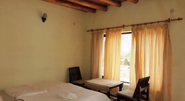 LHARJE RESORT - Nubra, Забронировать Курортный отель Отели Джамму и Кашмира с парковкой, Парковка