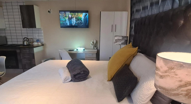 Halfway Gardens Home, Boek Hotel Midrand 