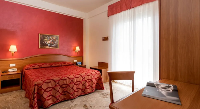 Трёхместный номер Standard Hotel Tiffany