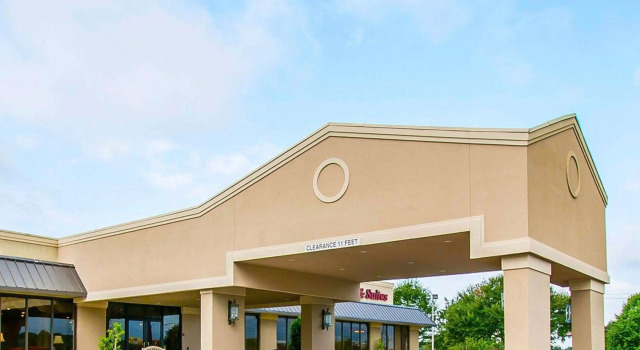 Clarion Inn & Suites Dothan South, Reserva ahora Hotel Hoteles en Dothan con aparcamiento, Aparcamiento