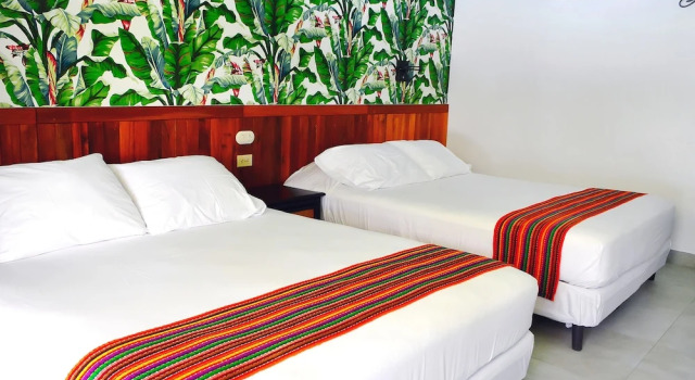 Четырёхместный номер Comfort с балконом Arenas Beach Hotel