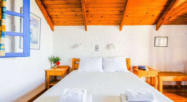 Aesthetic Holiday Home in Palaiochora near Sea Beach