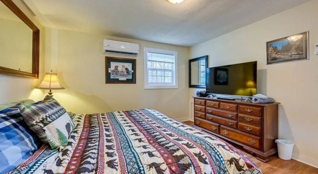 Коттедж Ski & hike/Shared Hot tub: Cozy Whittier Retreat