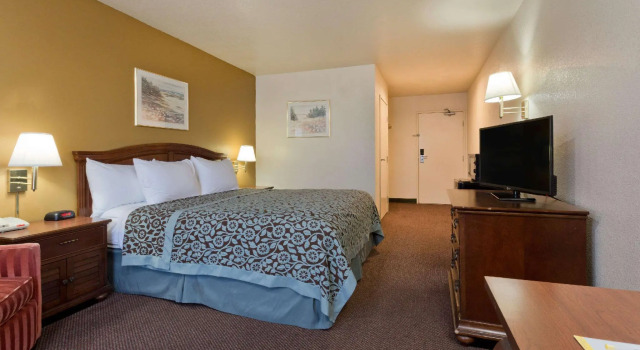 Двухместный номер Standard Days Inn by Wyndham Lathrop