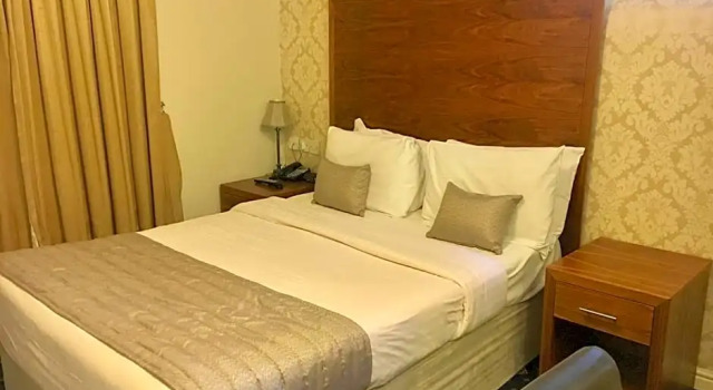 Номер Standard с видом на внутренний двор Normanton Park Hotel, BW Signature Collection