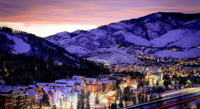 Студия Vail Village King Hotel Room