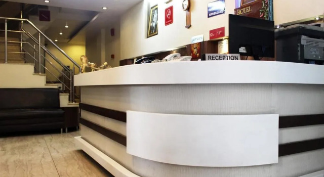 Oyo 2373 Hotel D Inn