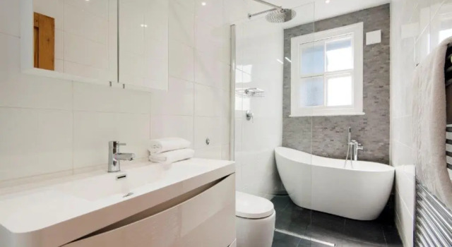 Коттедж Modern Family Home in London Close to Amenities and Train