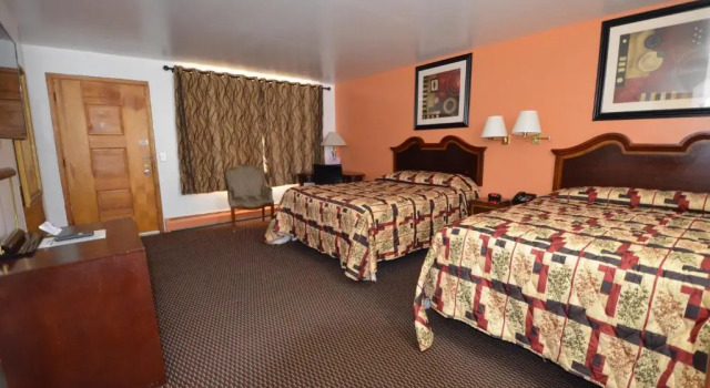Четырёхместный номер Standard Williamstown Motel