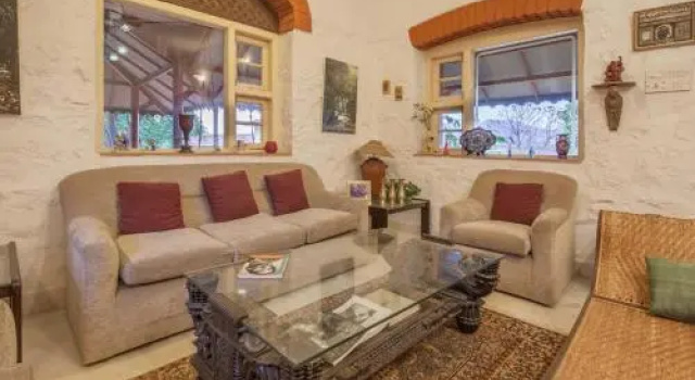 Retreat on Cloud 9 by Vista Rooms