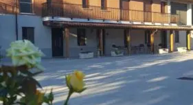 Cascina Longoria, Book Hotel Hoteller i Neive med parkering, Parkering
