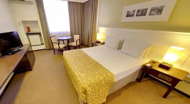 Номер Standard Marques Plaza Hotel