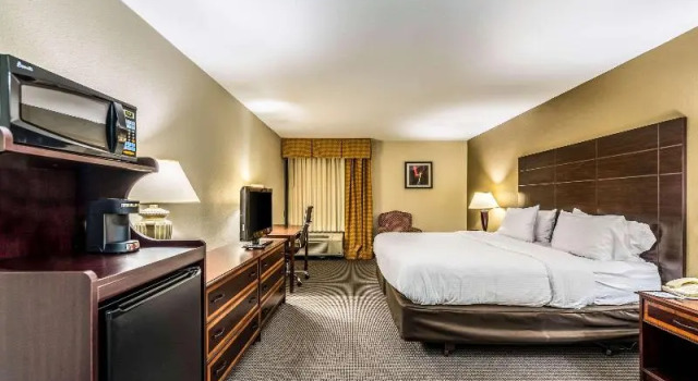 Номер Standard Clarion Hotel - Cincinnati North