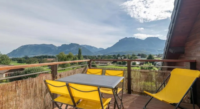 Апартаменты Apartment for 4 people 12 minutes from Annecy