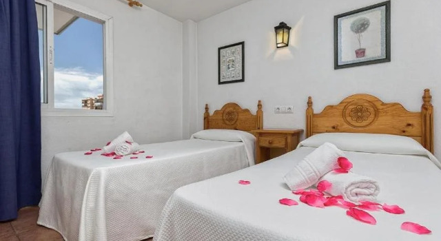 Apartamentos Embajador, Забронировать Апартаменты/квартира Отели Фуэнхирола с бассейном, рядом с Пристань Puerto Deportivo de Fuengirola, Бассейн