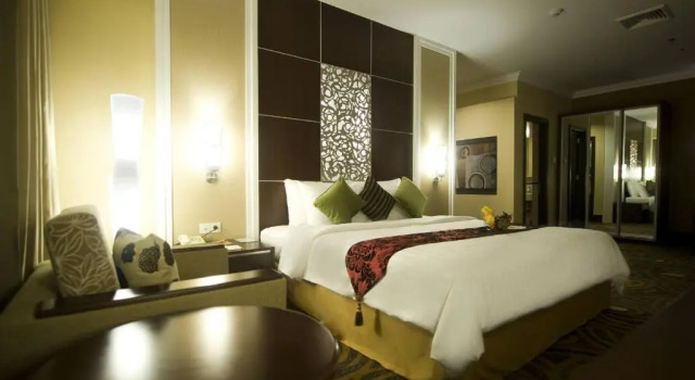 Люкс Пентхаус Emerald Garden International Hotel