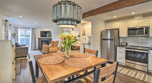 Коттедж Updated Port Orchard Home, Walk to Waterfront