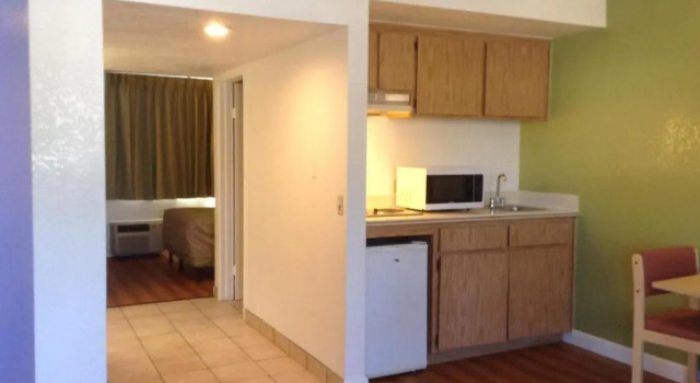 Четырёхместный номер Standard Motel 6 Hemet