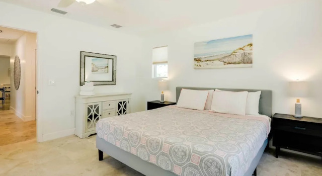 St Augustine Cottage w/ Fire Pit - Walk to Pier!, Забронировать Дом для отпуска Виллы Saint Augustine Area, Вилла