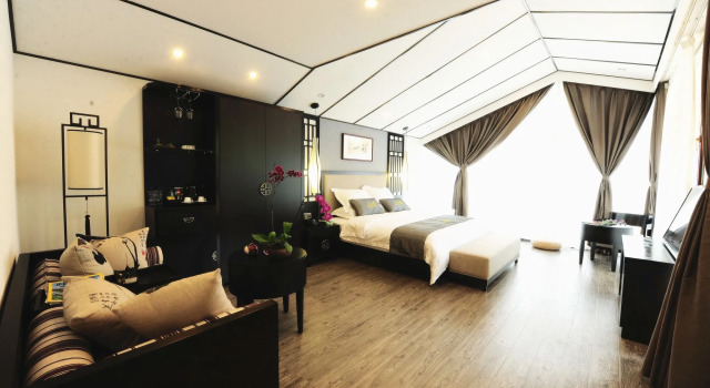 Peach Blossom Resort Hotel