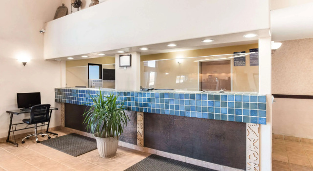 Rodeway Inn Gallup West, Rezerwuj Hotel Hotele w Nowy Meksyk ze śniadaniem, Śniadanie