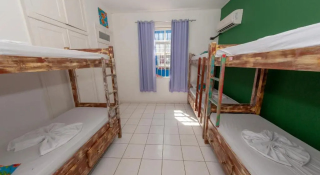 Кровать в общем номере (женский номер) Hostel Barra