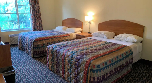 Двухместный номер Standard Budget Host Inn