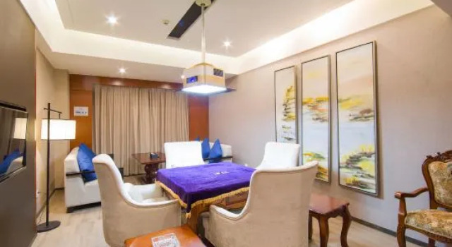 United Kingson HoteL, Забронировать Отель Отели Лунцюанььи 4 звезды, 4*