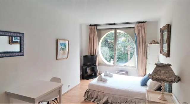 cozy studio equipped with indoor heated pool in standing residence, Забронировать Отель La Californie Pezou Канны
