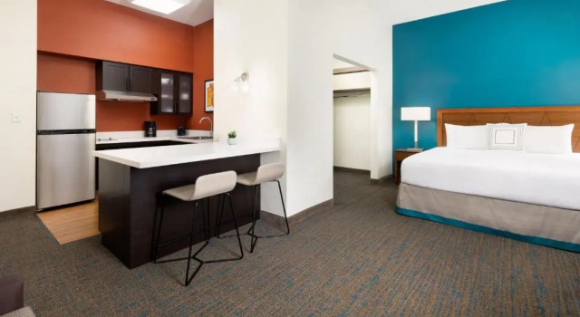 Студия Residence Inn by Marriott Des Moines West at Jordan Creek Town Center
