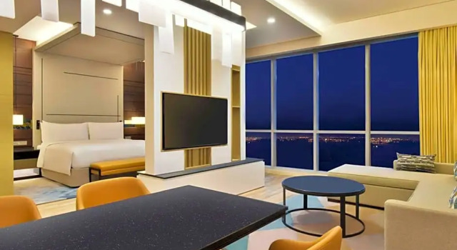 Полулюкс с видом на море Hilton Bahrain